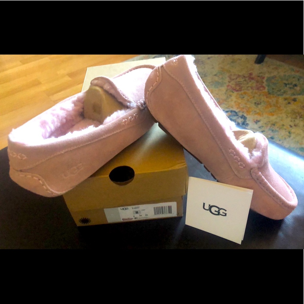 UGG Slippers Size 8 💓NEW💓